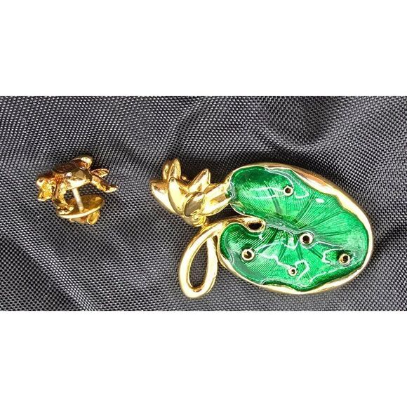 Frog & Lily Pad Enamel Brooch Pin Set Gold Tone Lapel Accessory Green & Orange J - Picture 4 of 7